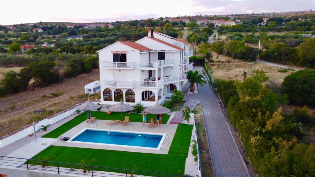 Apartmani Viktorija Vrana  المظهر الخارجي الصورة