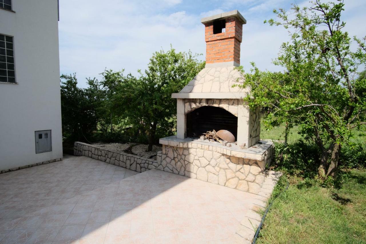 Apartmani Viktorija Vrana  المظهر الخارجي الصورة