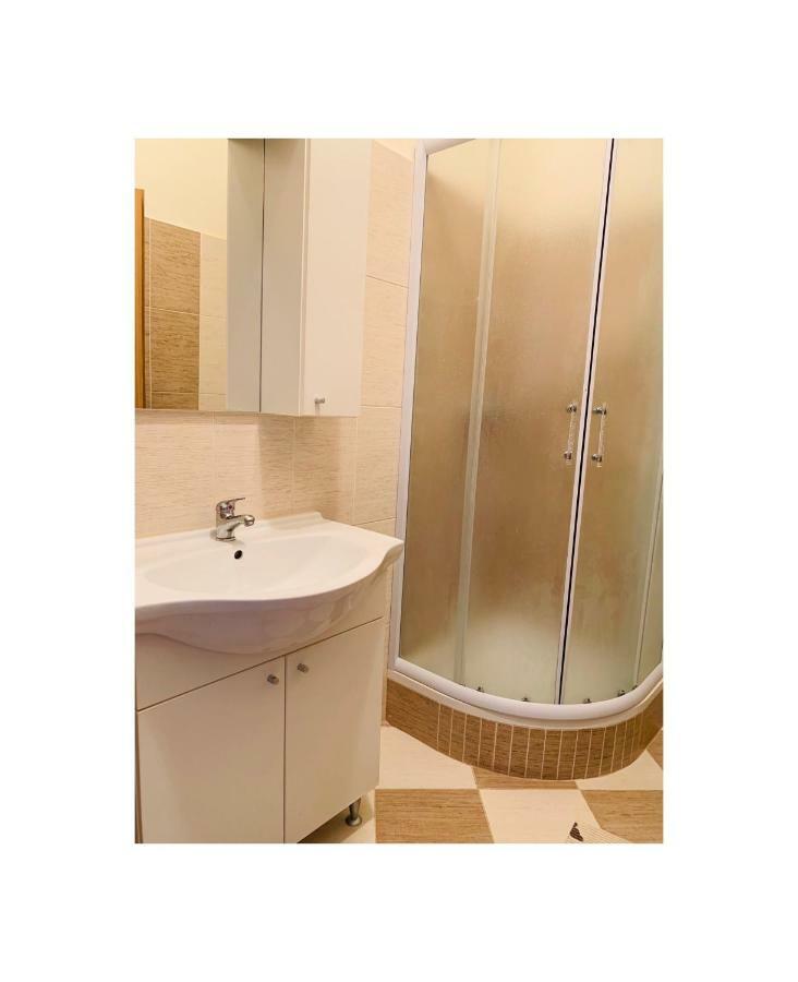 Apartmani Viktorija Vrana  المظهر الخارجي الصورة